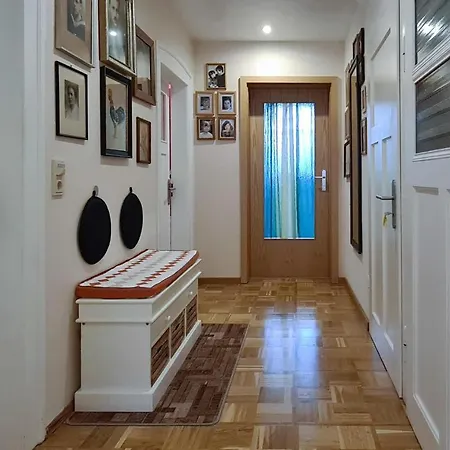 2 Bedroom Cozy In *